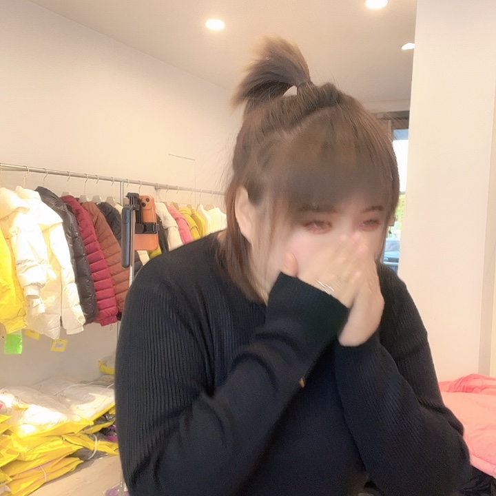 99002黑色毛衣，均码号