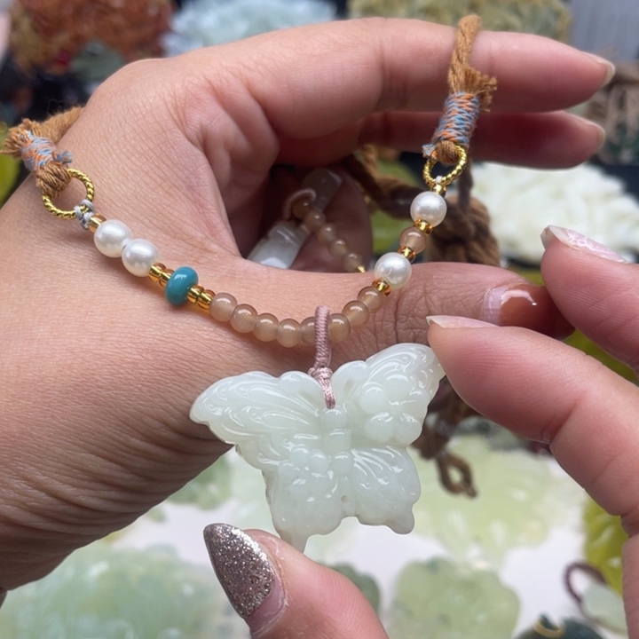 蛇纹石玉未镶嵌颈饰