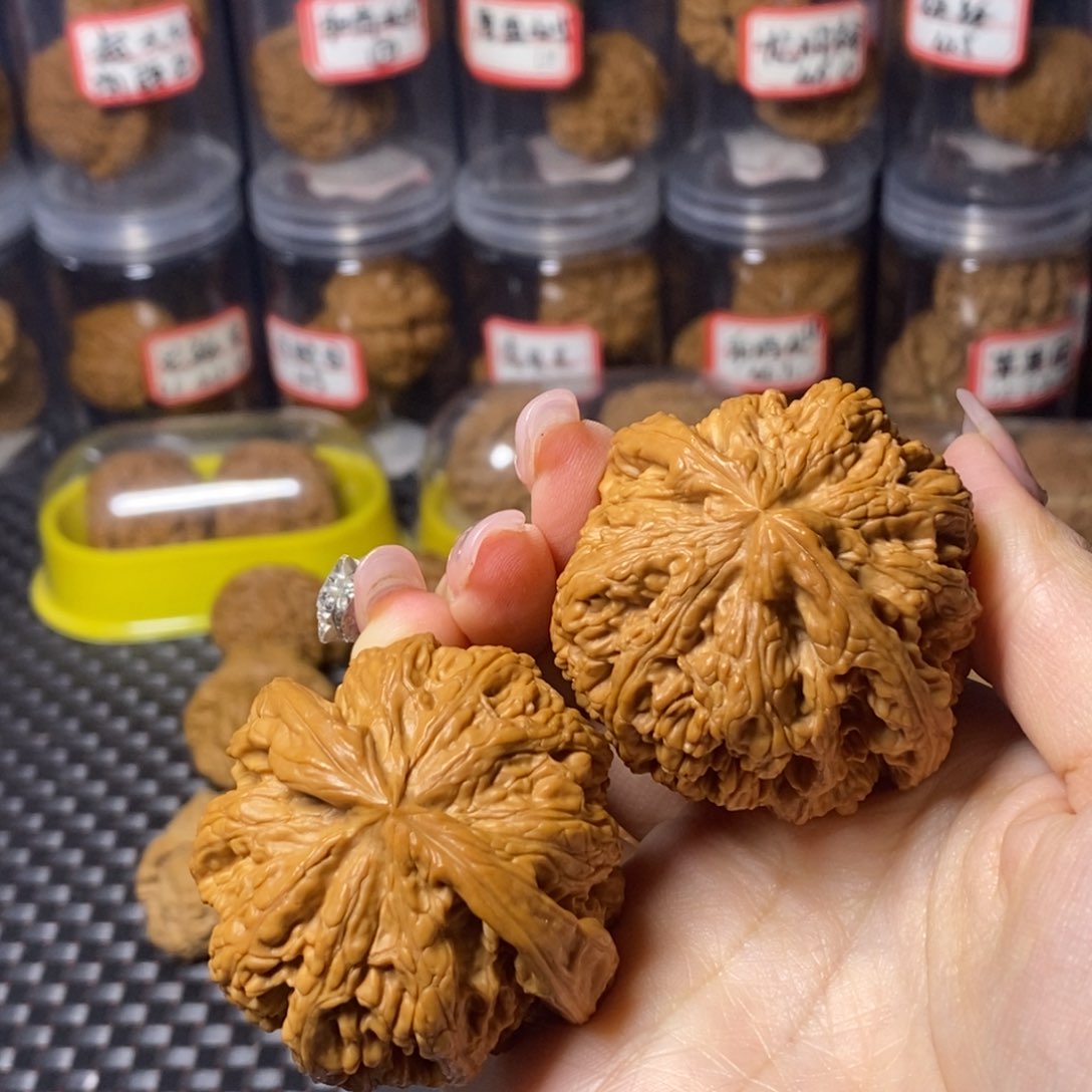 文玩核桃吊坠大粗筋50