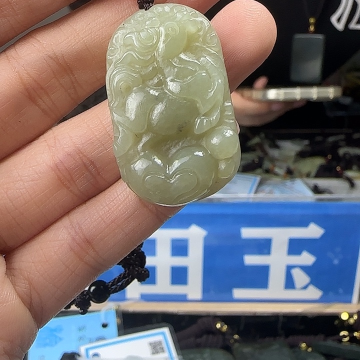 颈饰未镶嵌和田玉