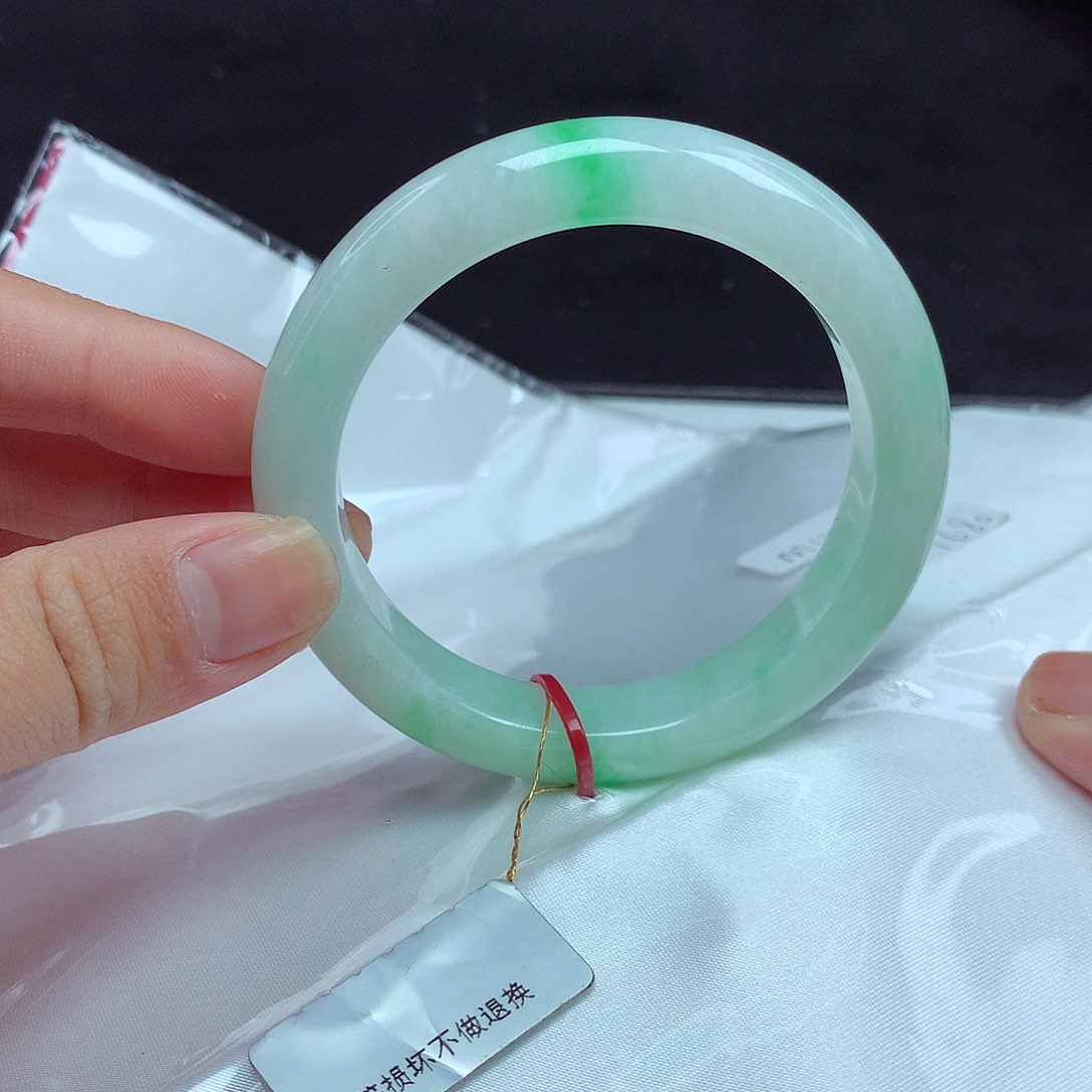 翡翠手镯未镶嵌55圈221