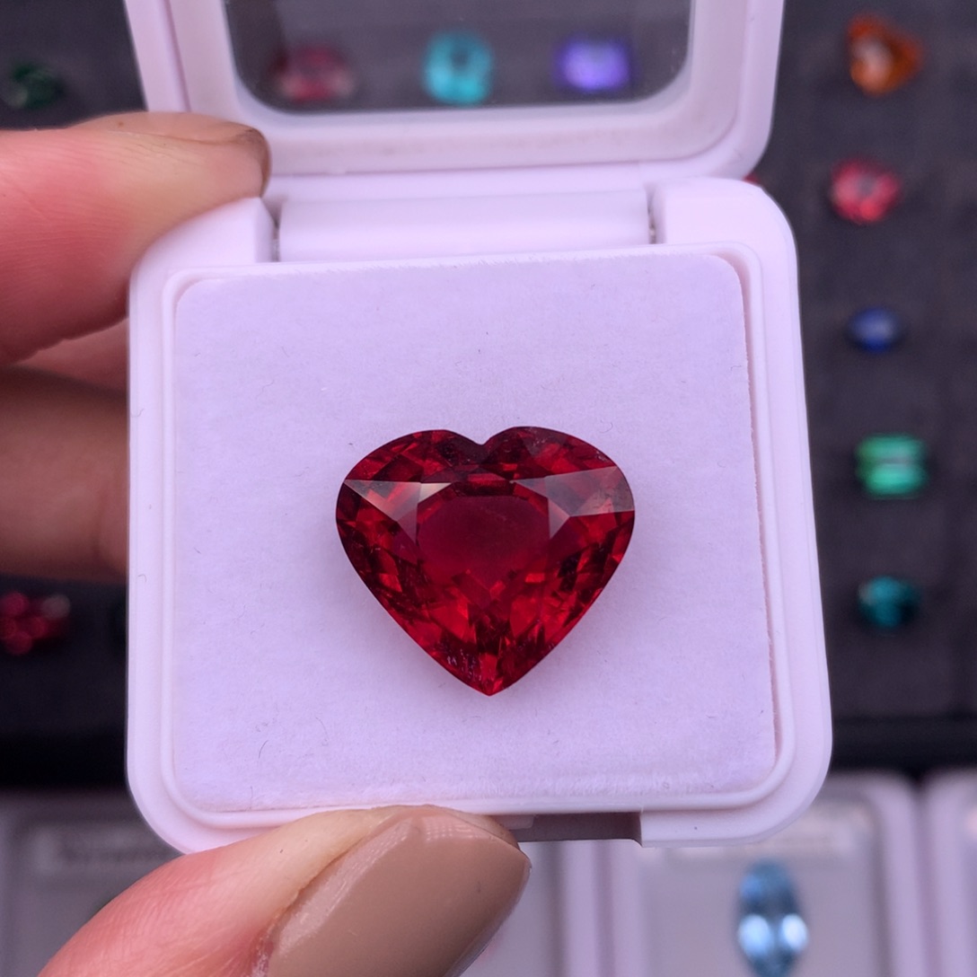 碧玺珠宝半成品未镶嵌13.76ct正鸽血红卢比来精品