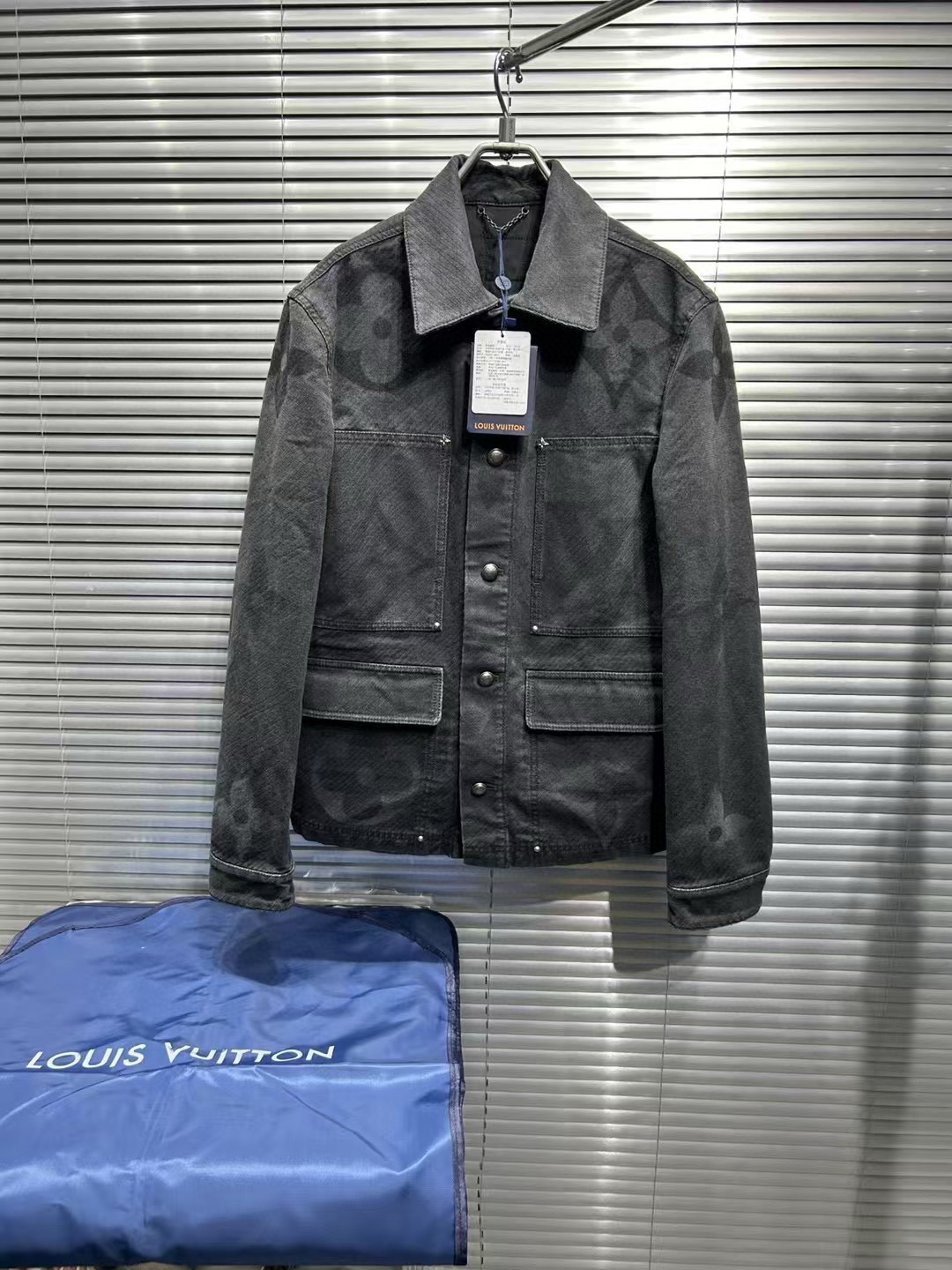 全新未使用 LouisVuitton/路易威登 2024fw灰色大花满印外套46码