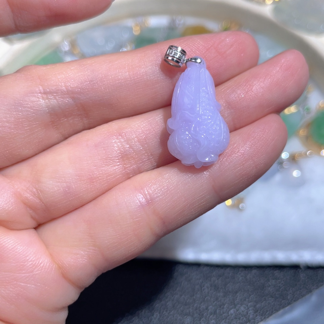 翡翠颈饰18K金镶嵌翡翠