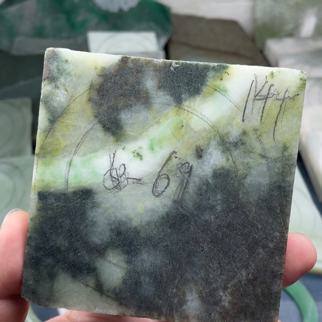 独山玉未镶嵌珠宝奇石定制手镯