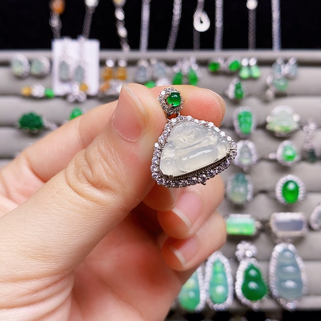 翡翠银S925镶嵌颈饰佛公