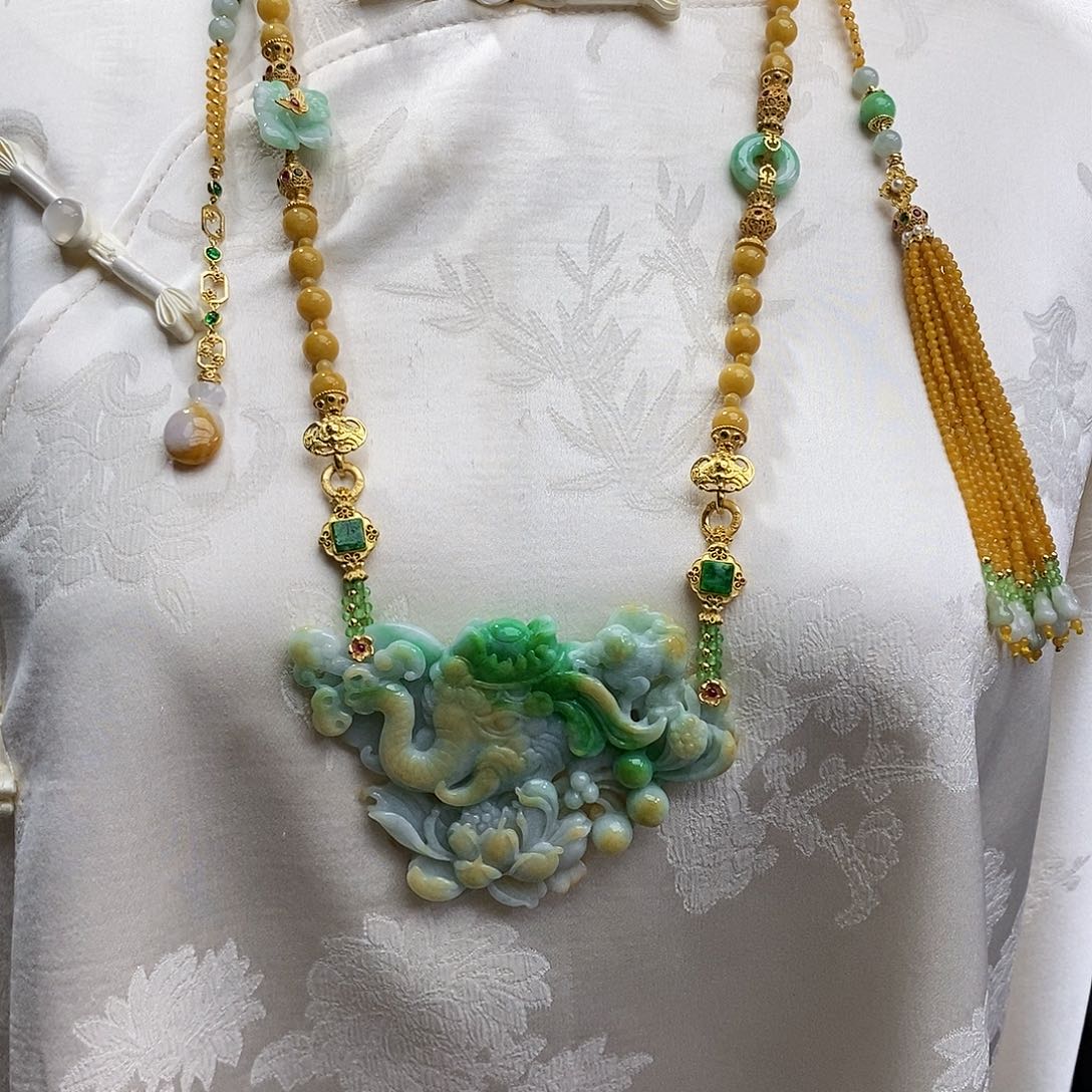 翡翠颈饰未镶嵌天然