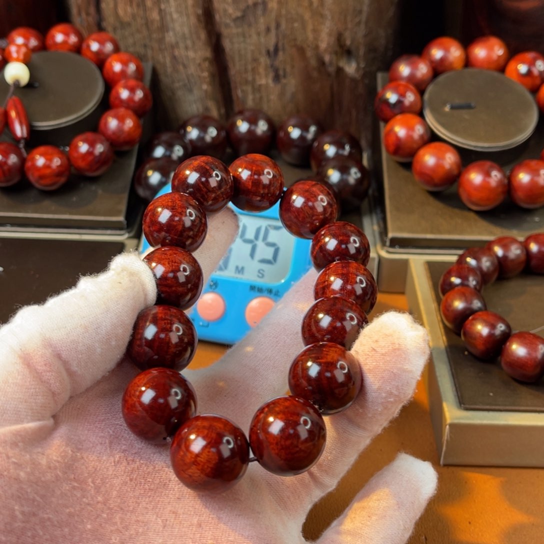 檀香紫檀（小叶紫檀）观**?