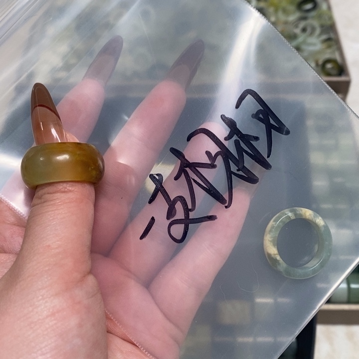 一***_蛇纹石玉未镶嵌戒指
