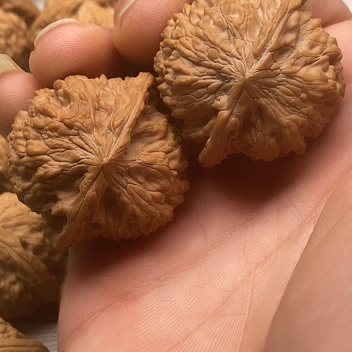 陌***沫文玩核桃吊坠40满天星尖黄