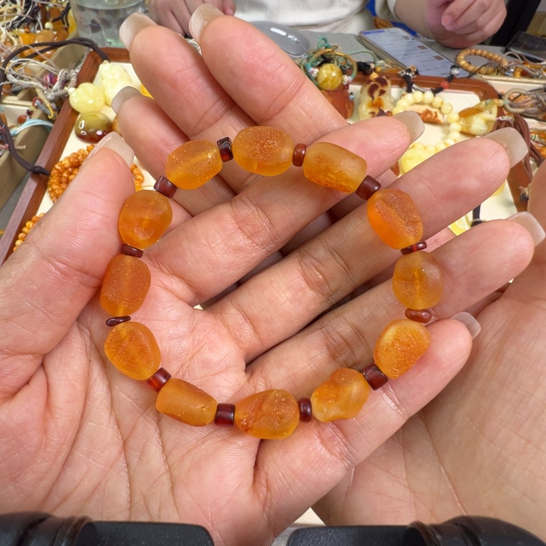 蜜蜡裸石未镶嵌蜜蜡