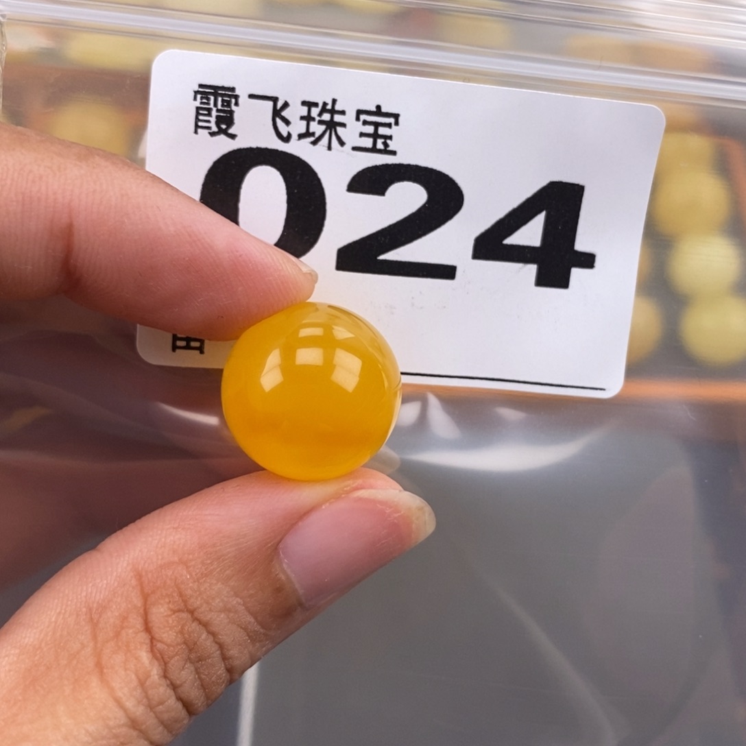 琥珀未镶嵌珠宝奇石17