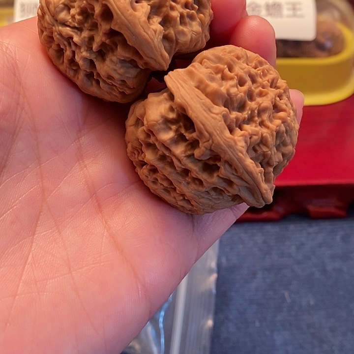 【闪购商品】文玩核桃吊坠鱼**忆南疆