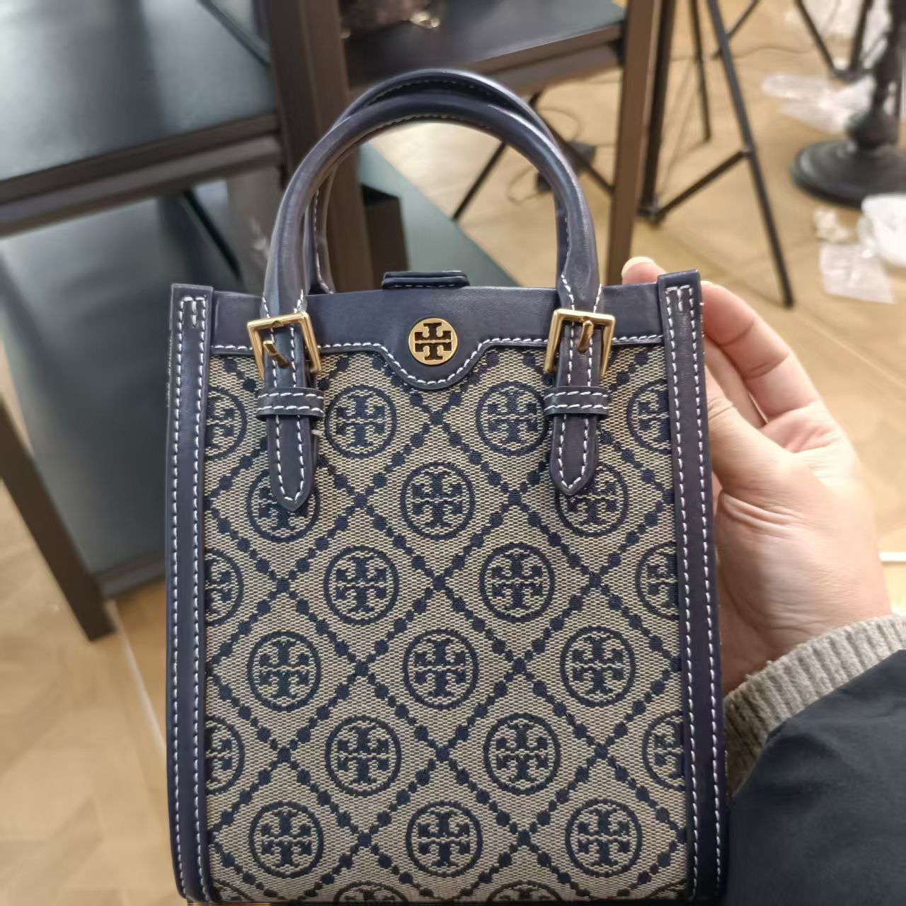 99新 TORY BURCH/汤丽柏琦 方形耐刮磁扣迷你式手机袋斜挎包手袋