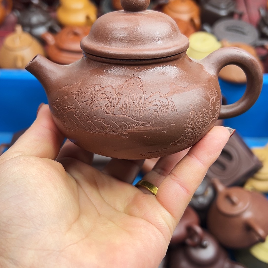 茶壶紫砂紫砂的……………………紫砂