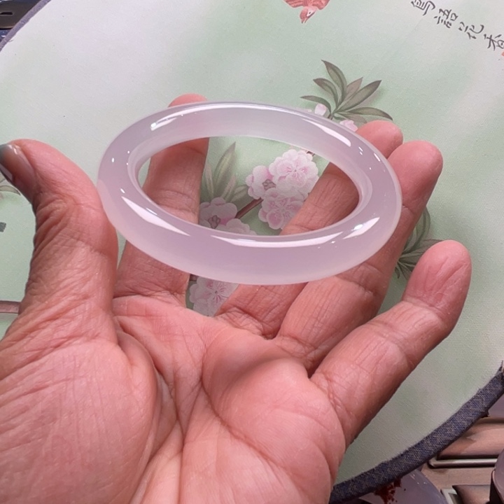 ο***刀玛瑙/玉髓未镶嵌手镯