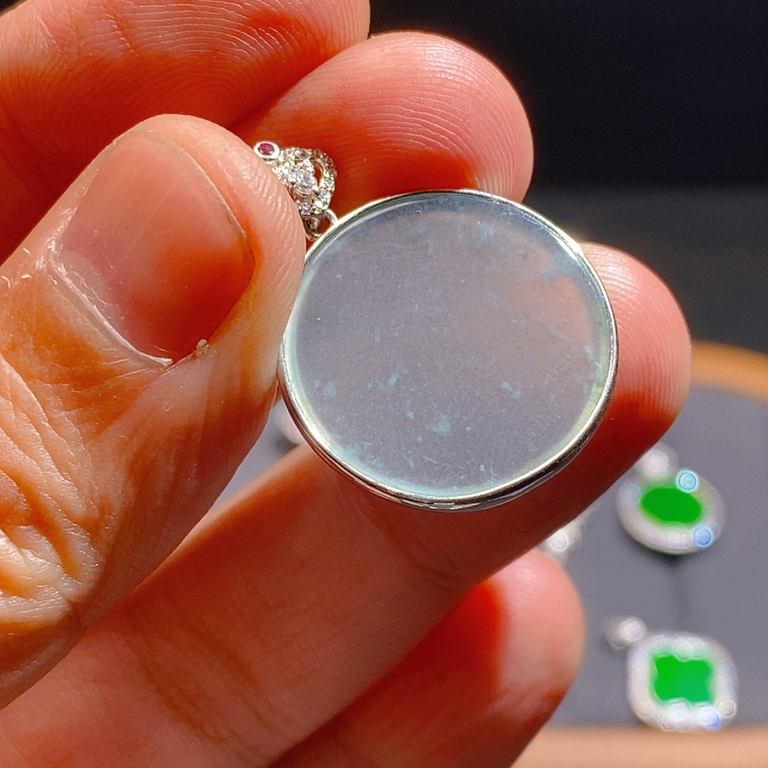 翡翠吊坠(不含链)银S925镶嵌     