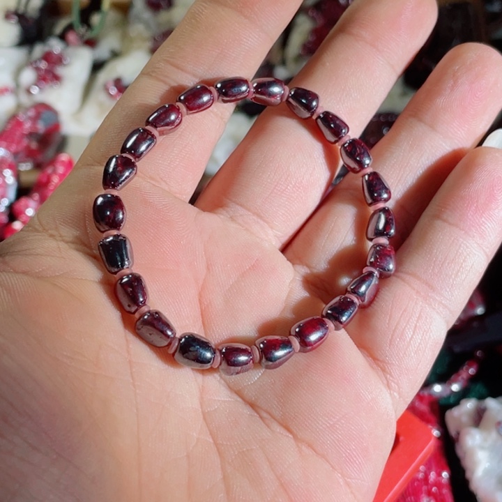 天然辰砂原石首饰