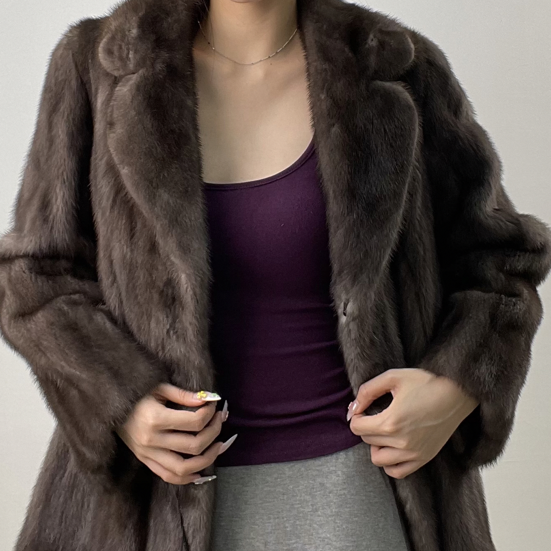 【G437】拿铁灰色短款西服领（胸围104衣长70）厚绒款EMBA皮草