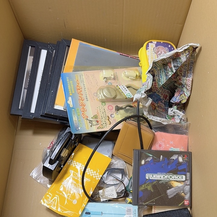 笑***鸳中古商品，瑕疵品，不保好坏。782