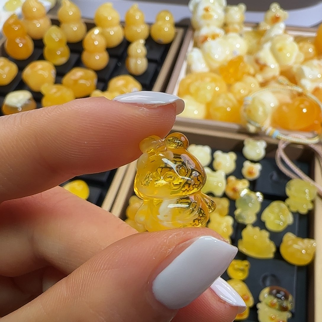 琥珀未镶嵌珠宝奇石
