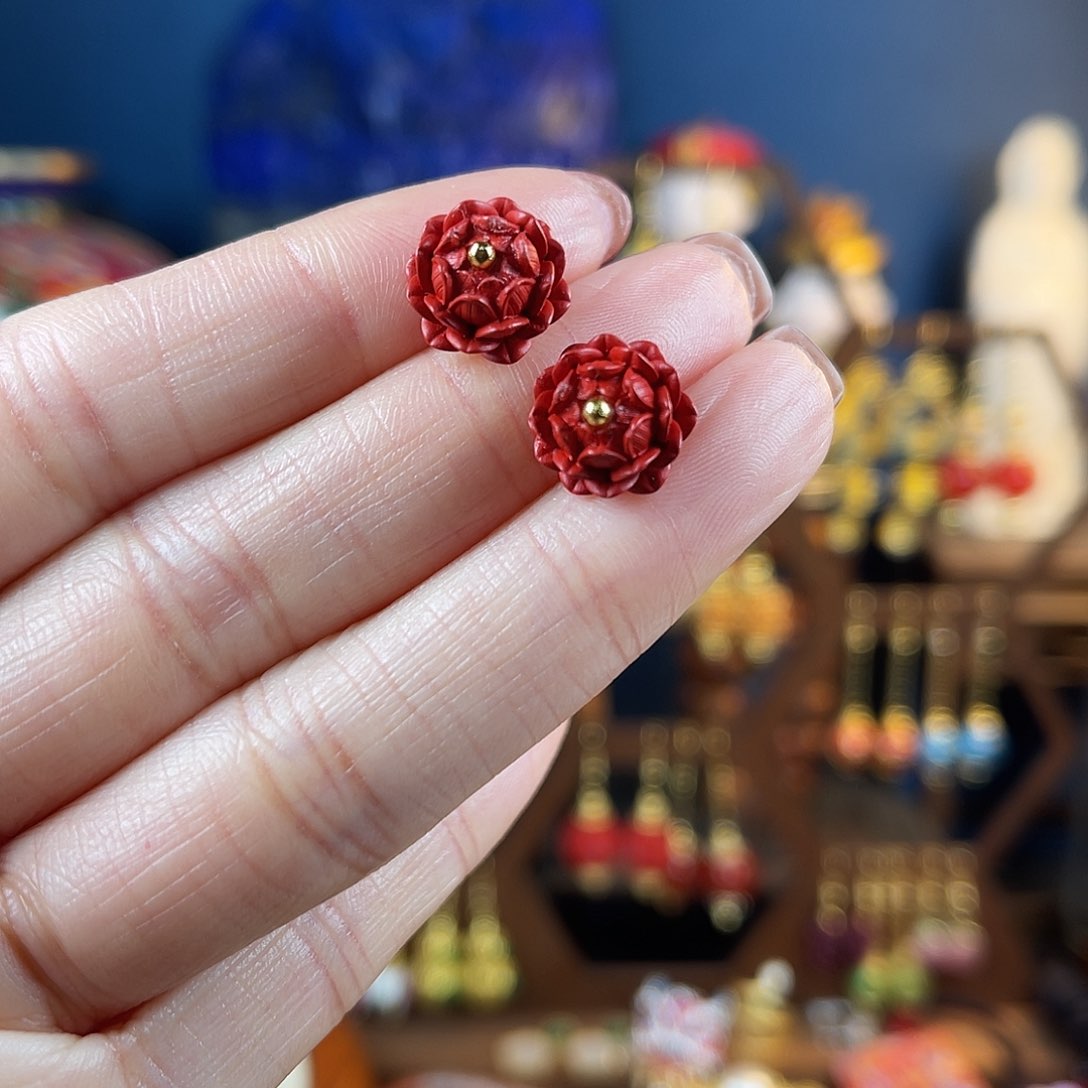 ?**夕红红莲花珐琅耳钉