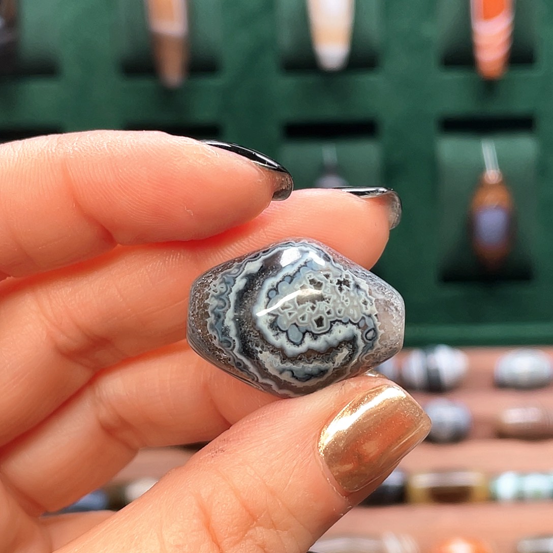 玛瑙/玉髓未镶嵌珠宝半成品