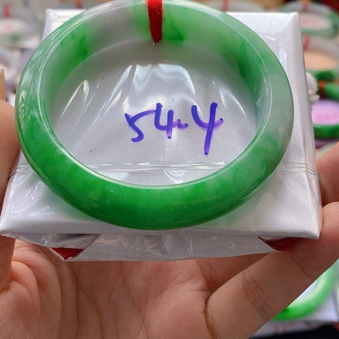 翡翠手镯未镶嵌1号