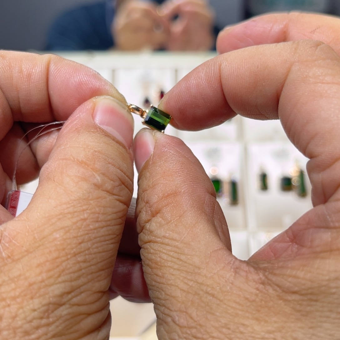 碧玺颈饰18K金镶嵌茗**选
