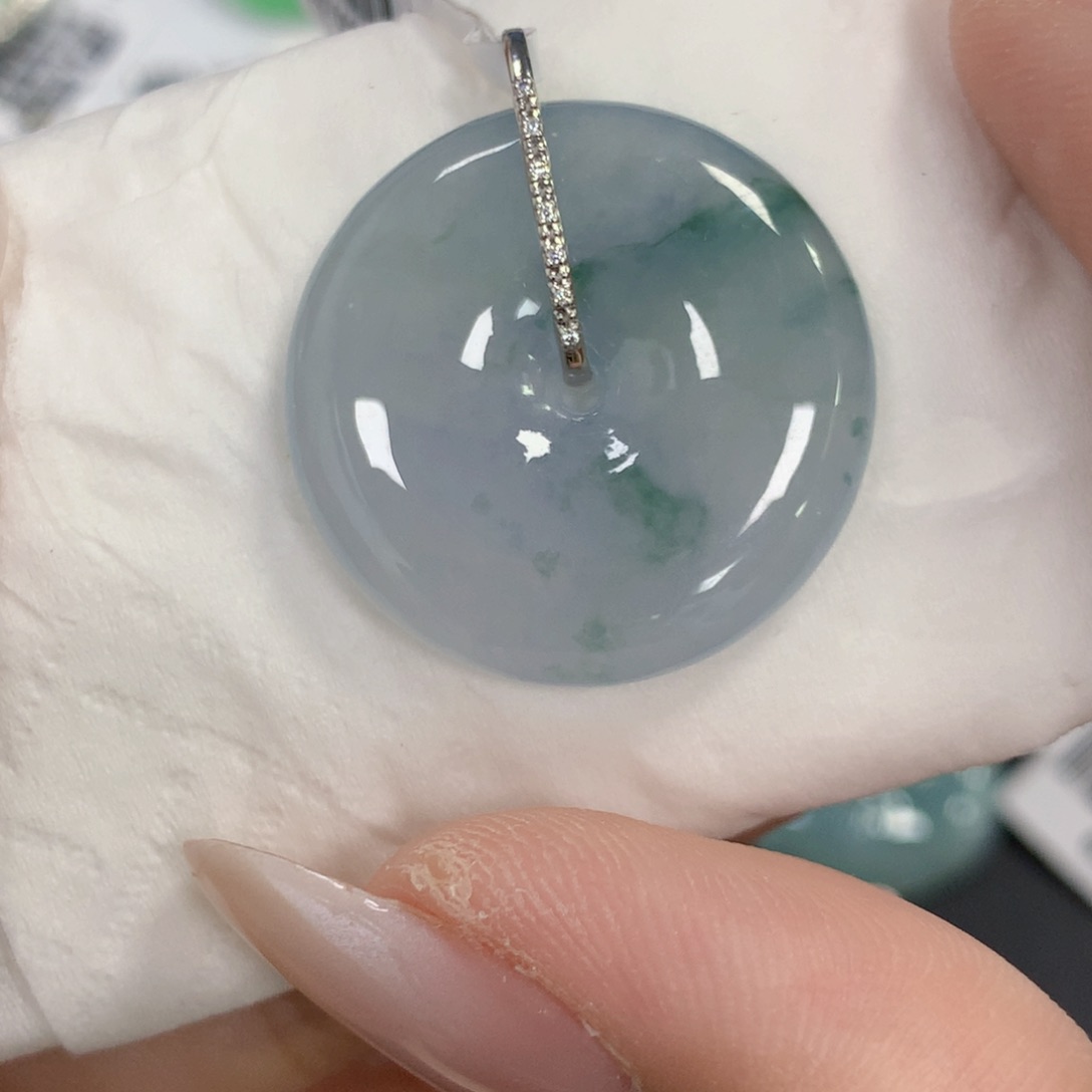 颈饰18K金镶嵌翡翠