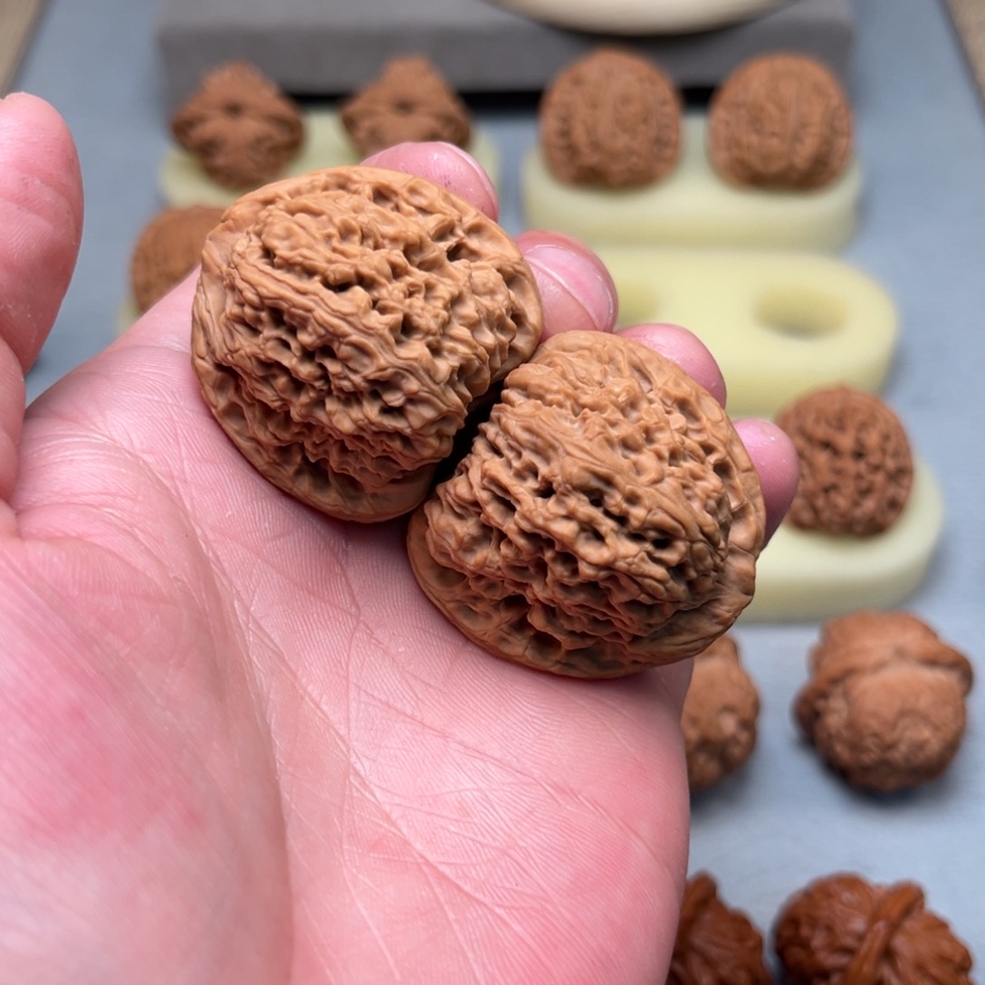 文玩核桃吊坠精品三角疆