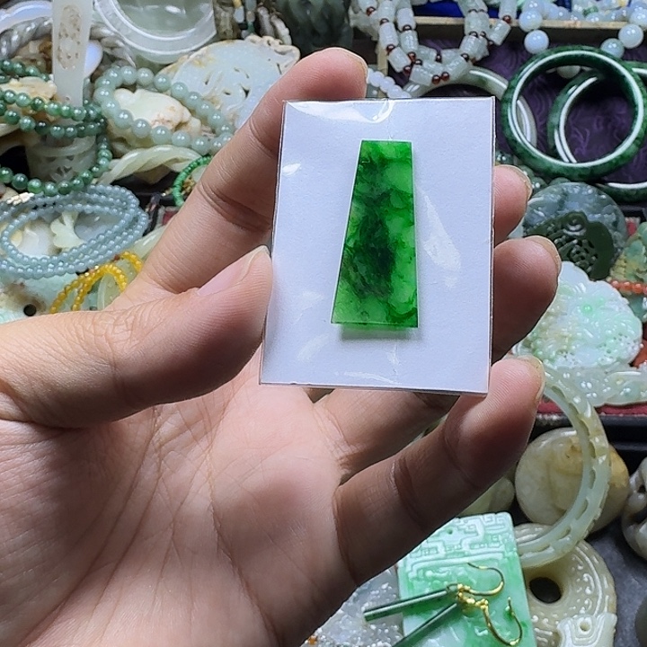 晚***钟翡翠未镶嵌挂件8888888888