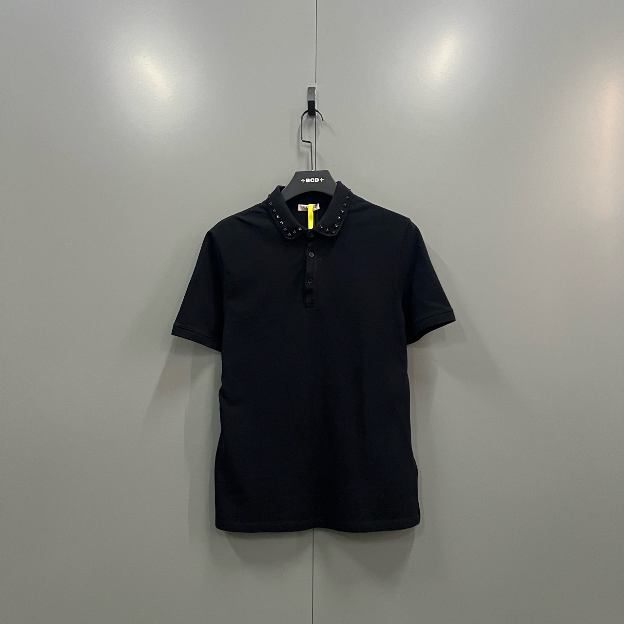 95新 Valentino/华伦天奴 华伦天奴 黑色领口铆钉polo衫 L码/95新