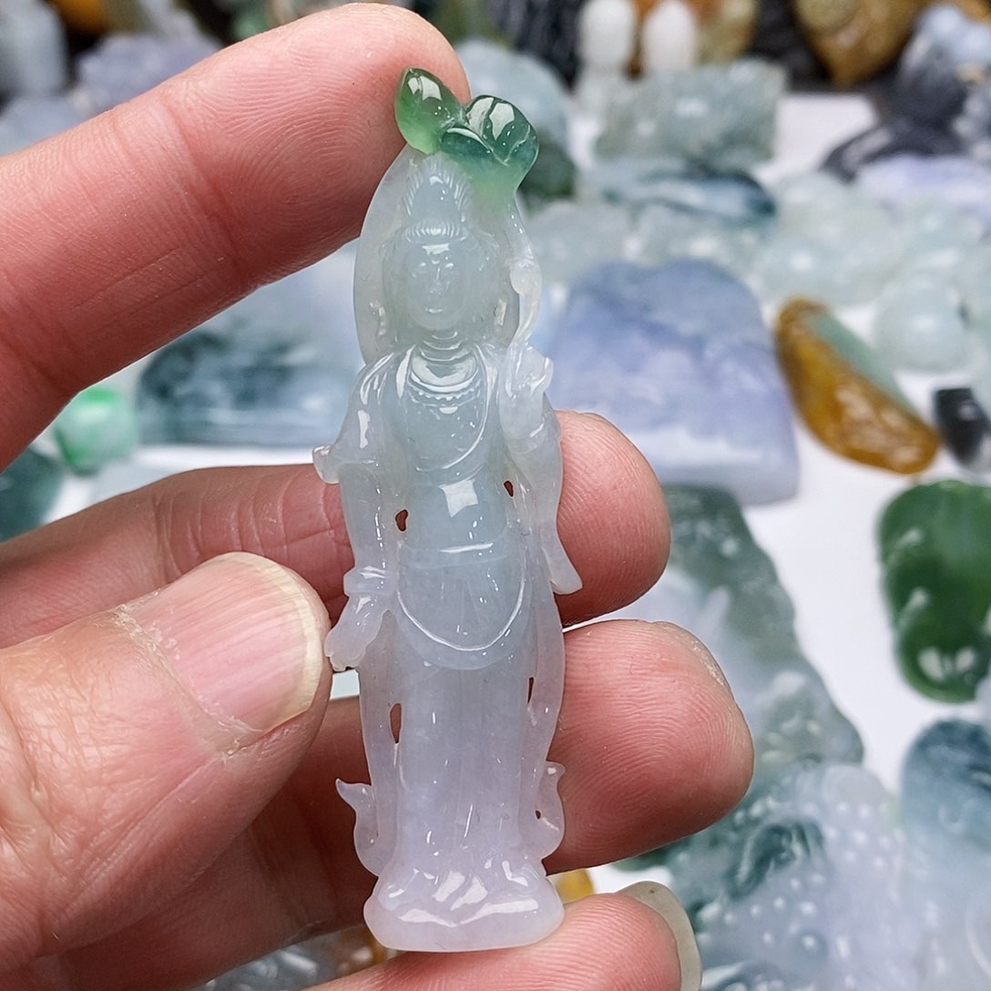 翡翠颈饰未镶嵌站观音