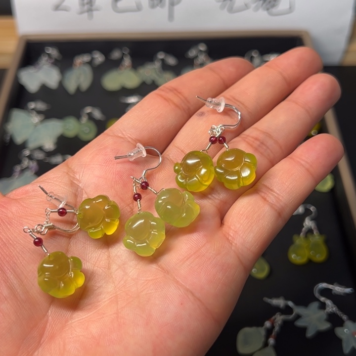 索***海岫玉银S925镶嵌耳钉