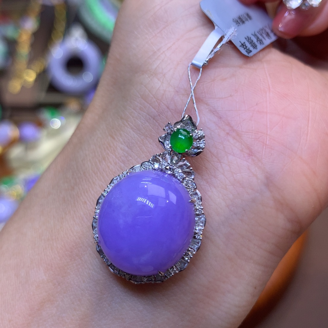 翡翠18K金镶嵌颈饰