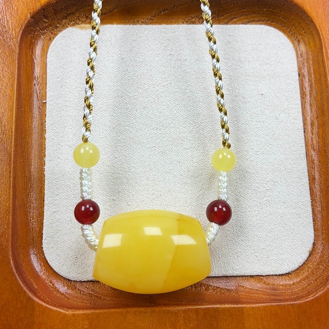 蜜蜡颈饰未镶嵌焦皮浓蜡妖花马蹄