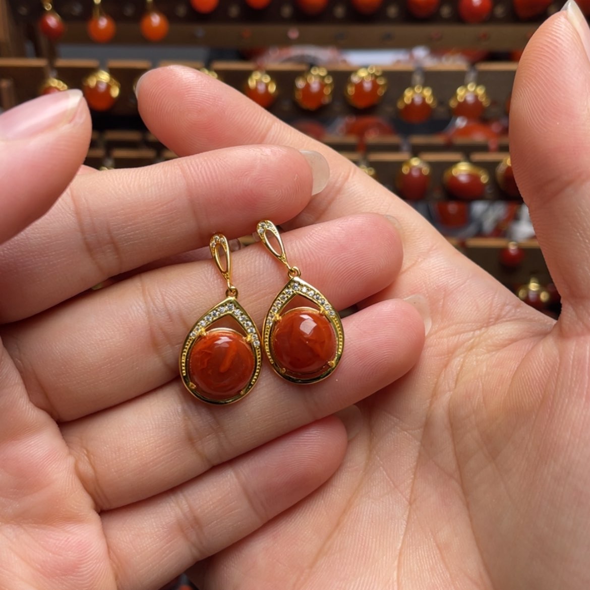 【闪购商品】银S925镶嵌水滴耳坠南红玛瑙了*