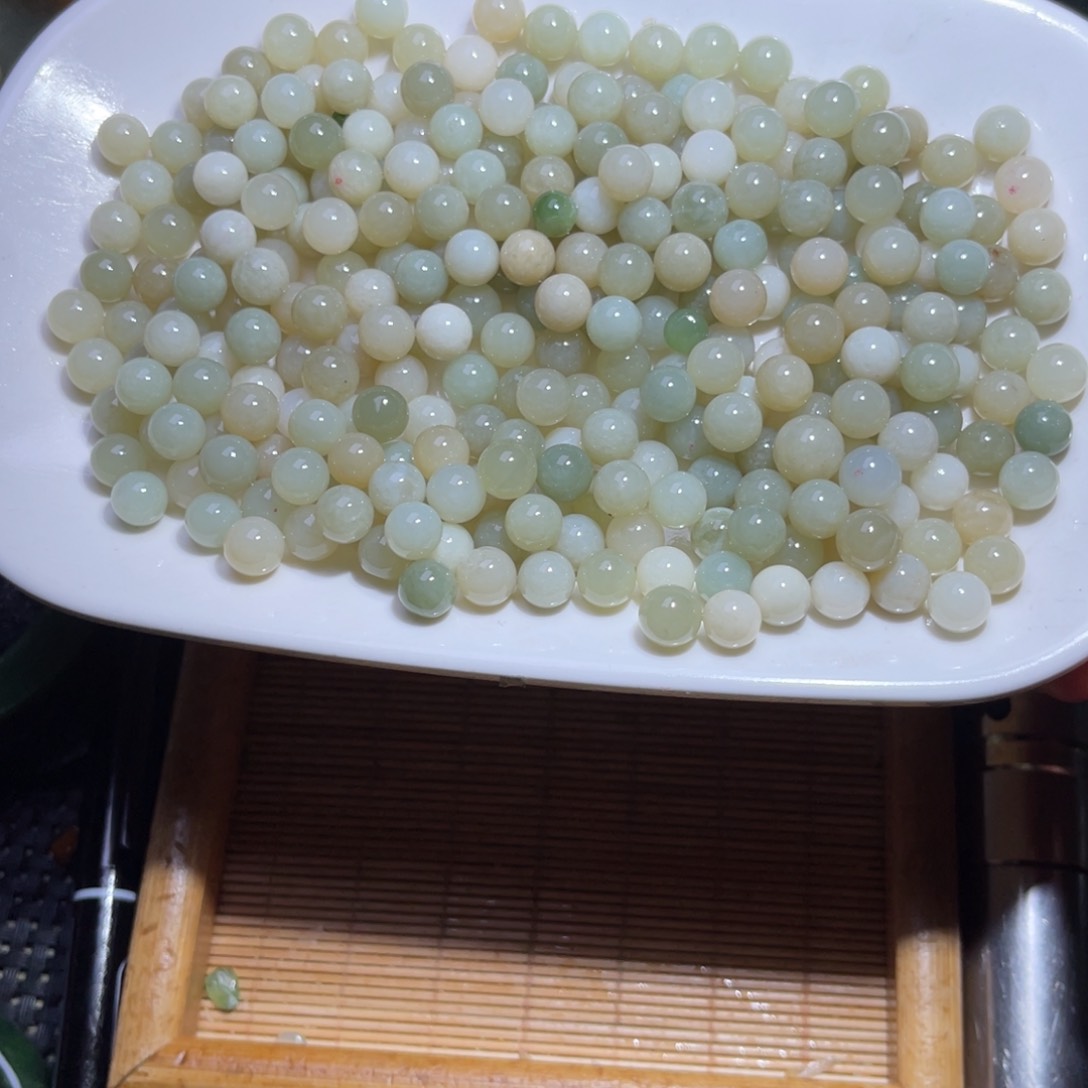 未镶嵌和田玉车挂瞭****?
