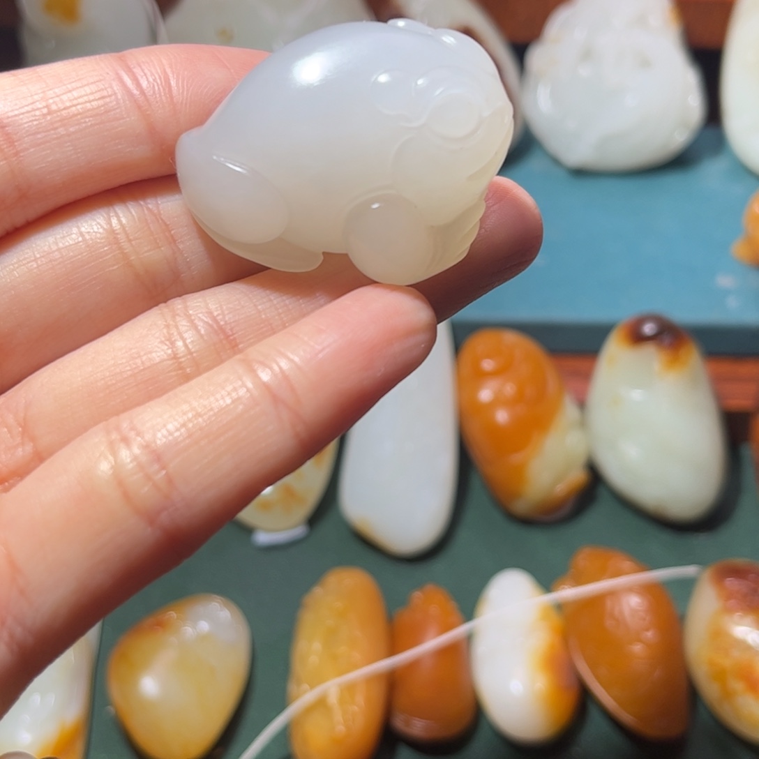 开***乐和田玉未镶嵌颈饰