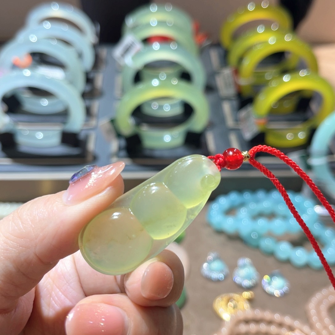 岫玉手镯未镶嵌手镯