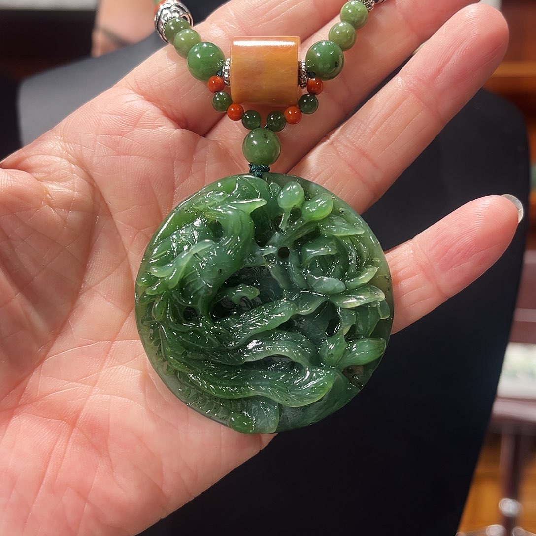 颈饰未镶嵌和田玉