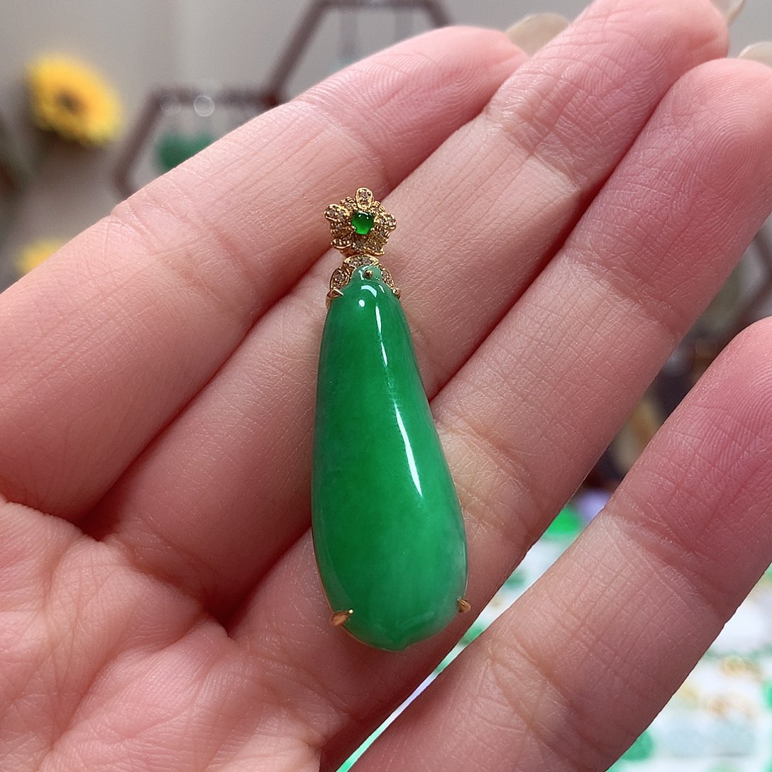 翡翠吊坠(不含链)18K金镶嵌天然翡翠
