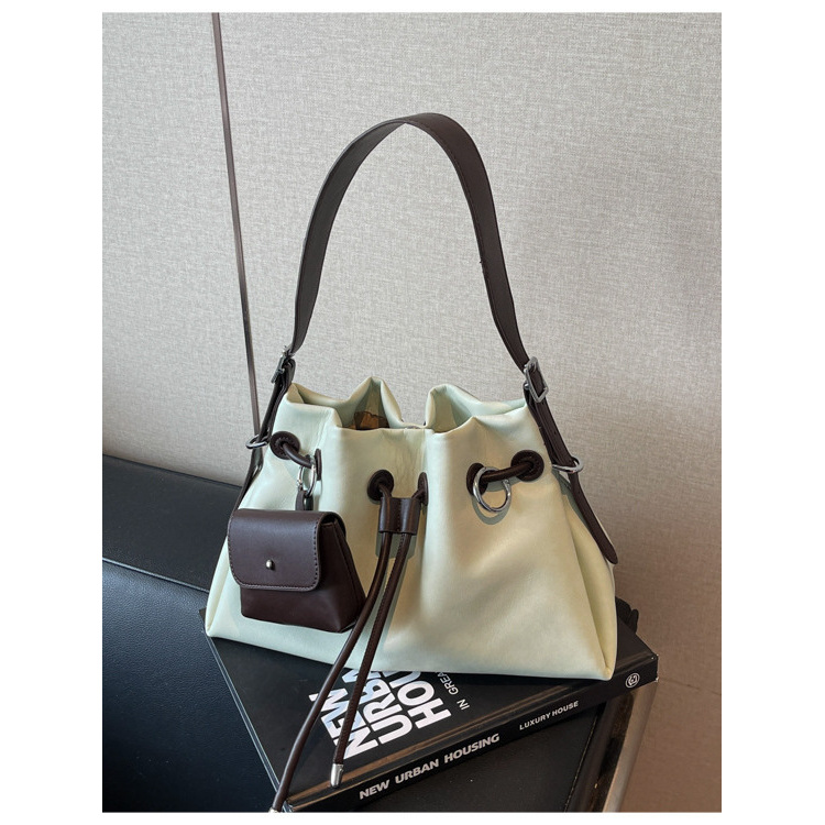 单肩腋下包包女式2025新款质感小众休闲简约大容量托特包