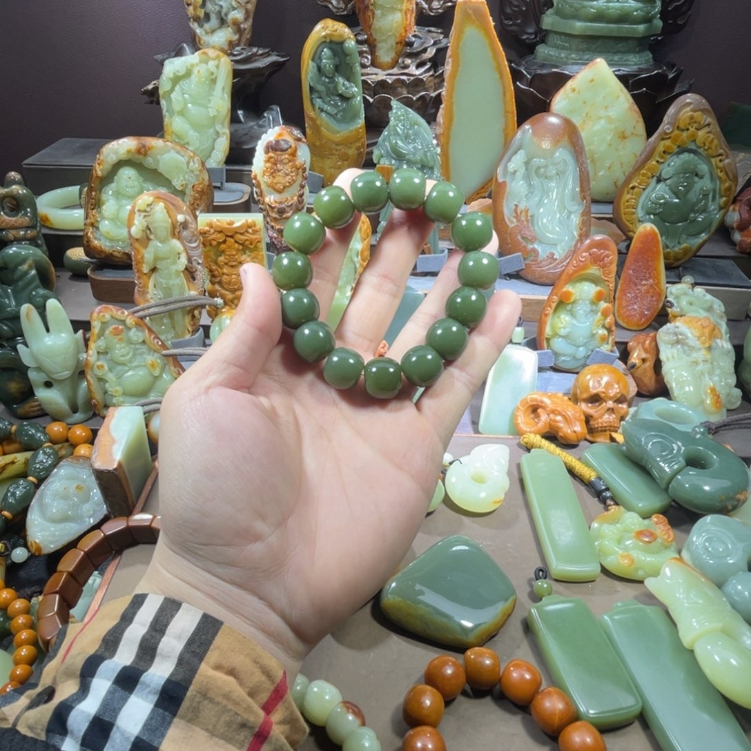 透闪石质玉未镶嵌珠宝奇石