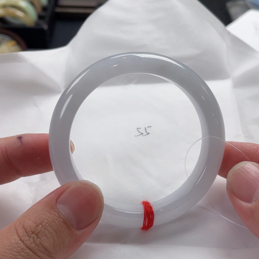 翡翠手镯未镶嵌55正圈 有纹