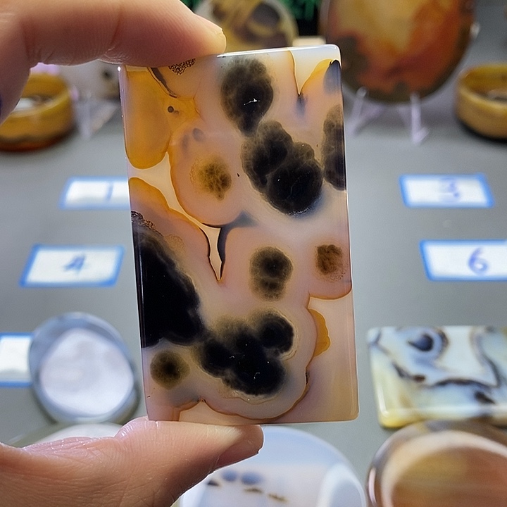 玛瑙/玉髓未镶嵌珠宝半成品69