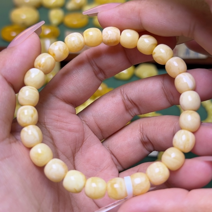 蜜蜡未镶嵌珠宝奇石