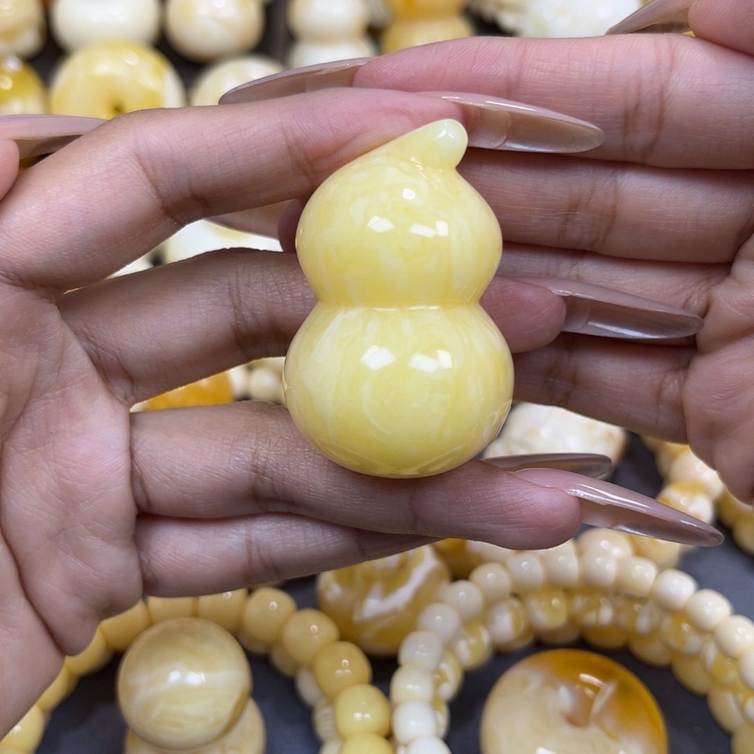 琥珀未镶嵌手串……