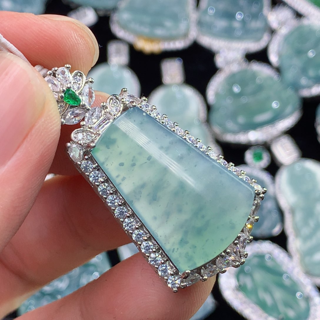 【闪购商品】翡翠颈饰未镶嵌翡翠